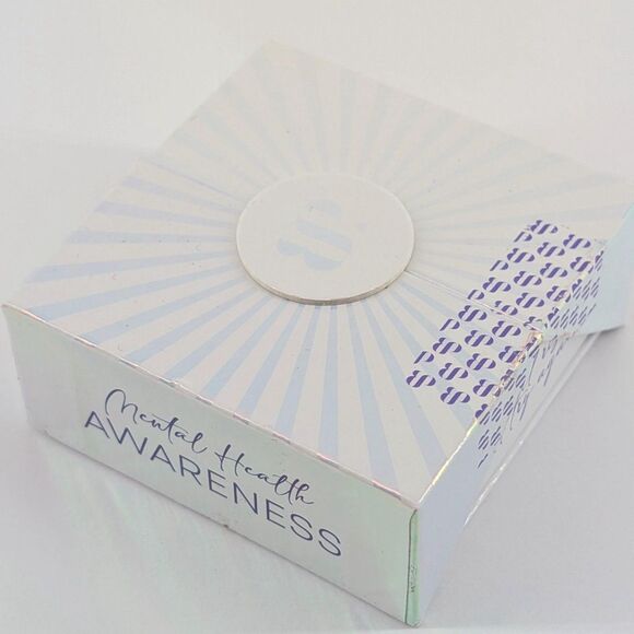 Bomb Party-Love is the Answer Earrings - Picture 5 of 5